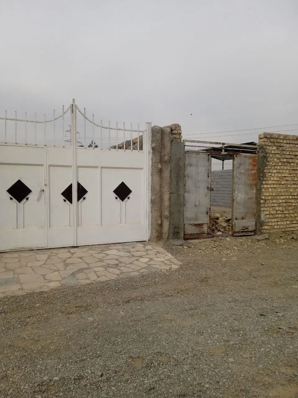 فروش چهار دیواری با برق مشاع