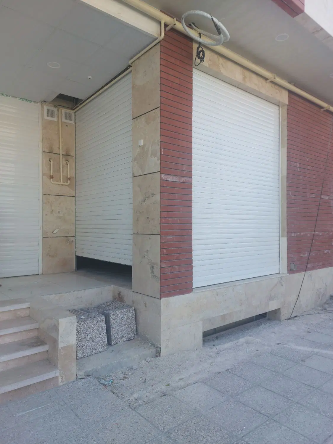 اجاره مغازه ۲ دهنه، ۳۶ متر، بر خیابان اصلی
