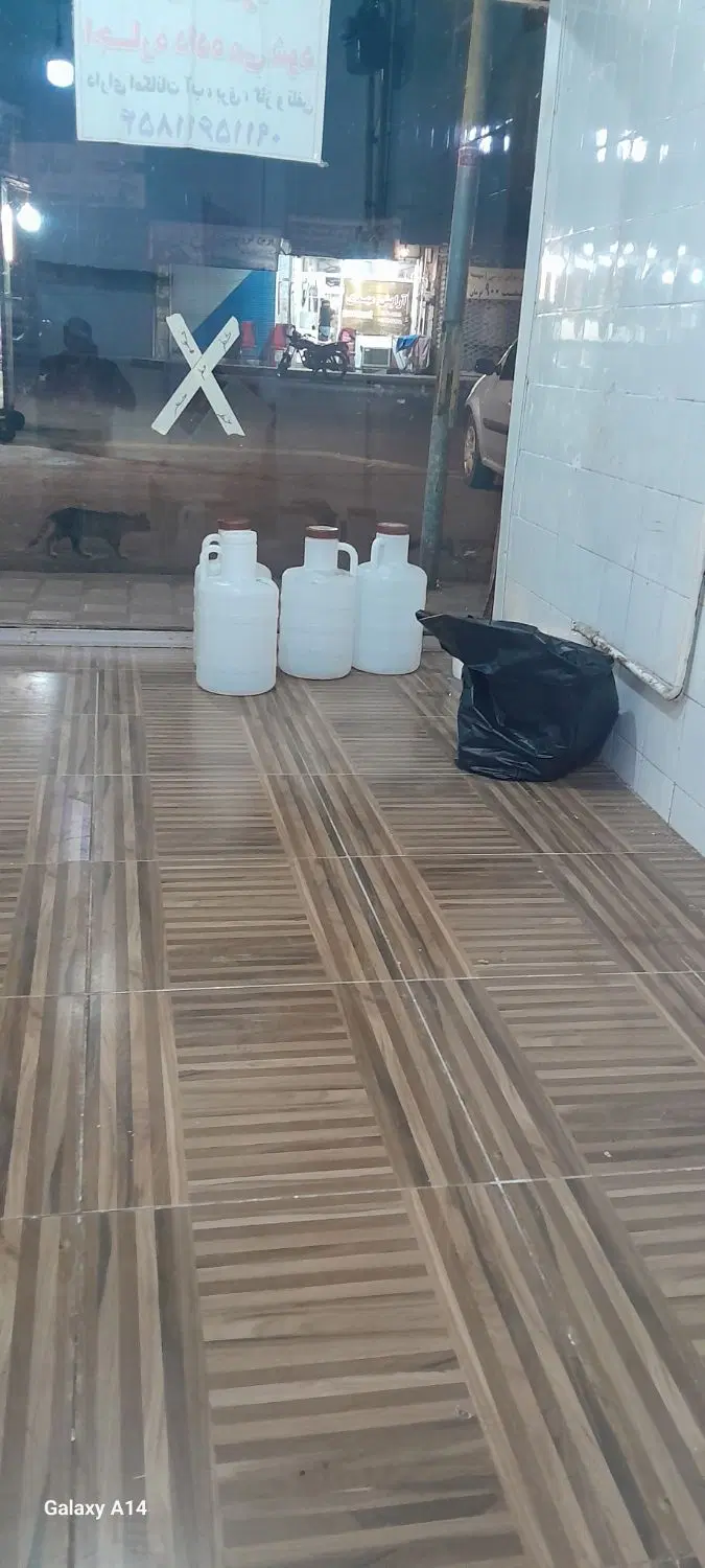 مغازه ۱۸ متری
