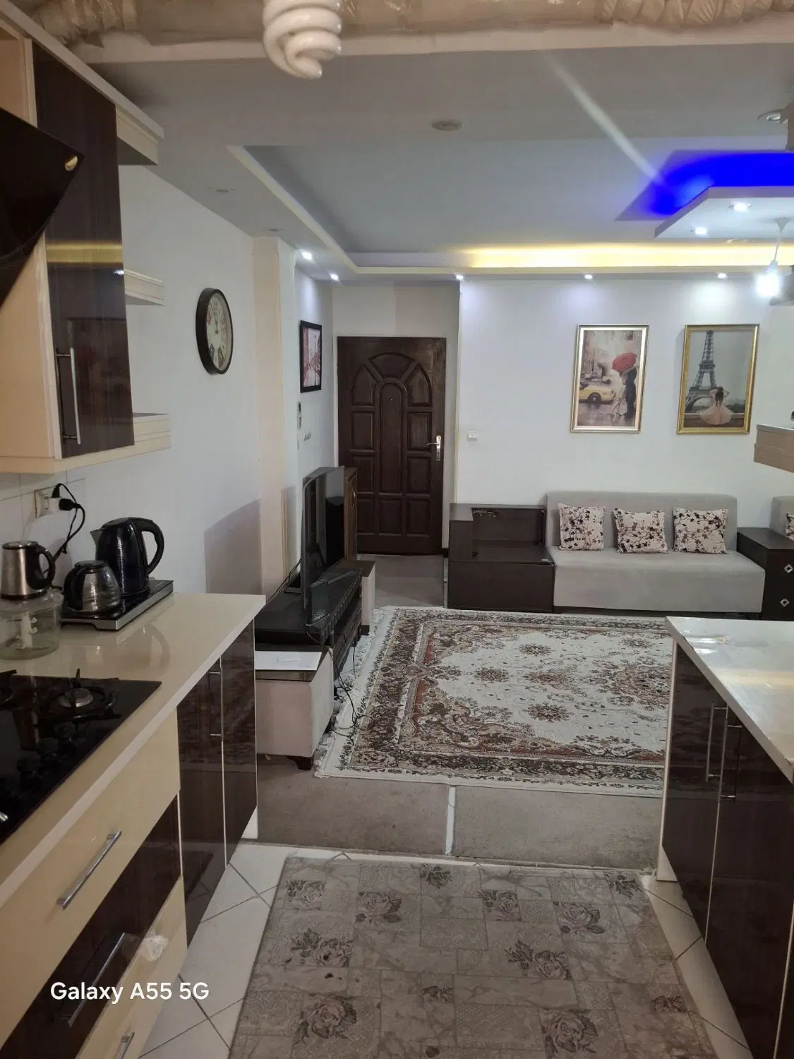 واحد ۶۰ متری خوش نقشه نورگیر روبه نما