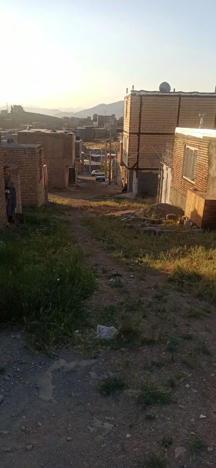 زمین دونبش روبه آفتاب..