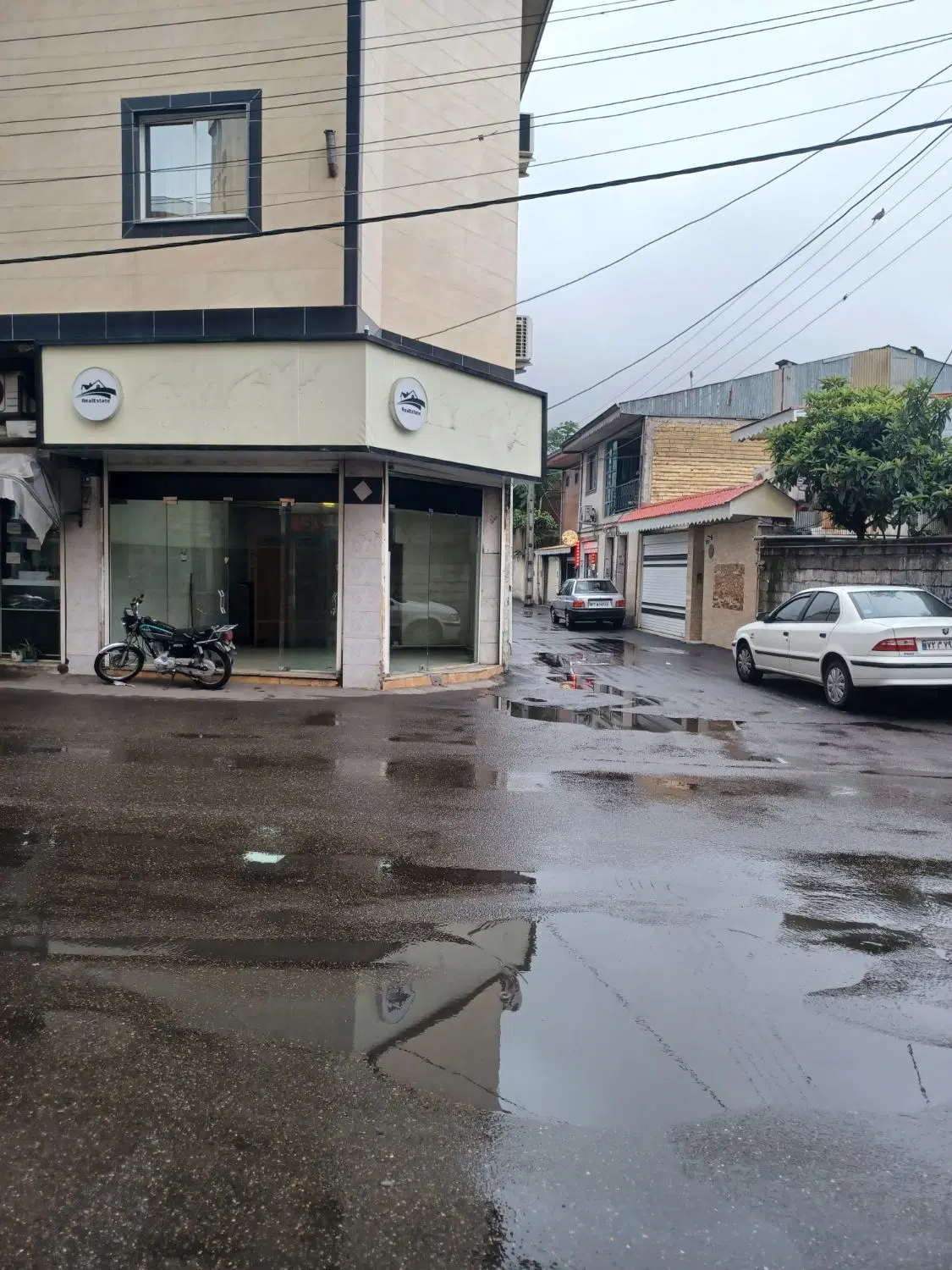 رهن فوری مغازه ی دوبر در باهنر خ فرجام