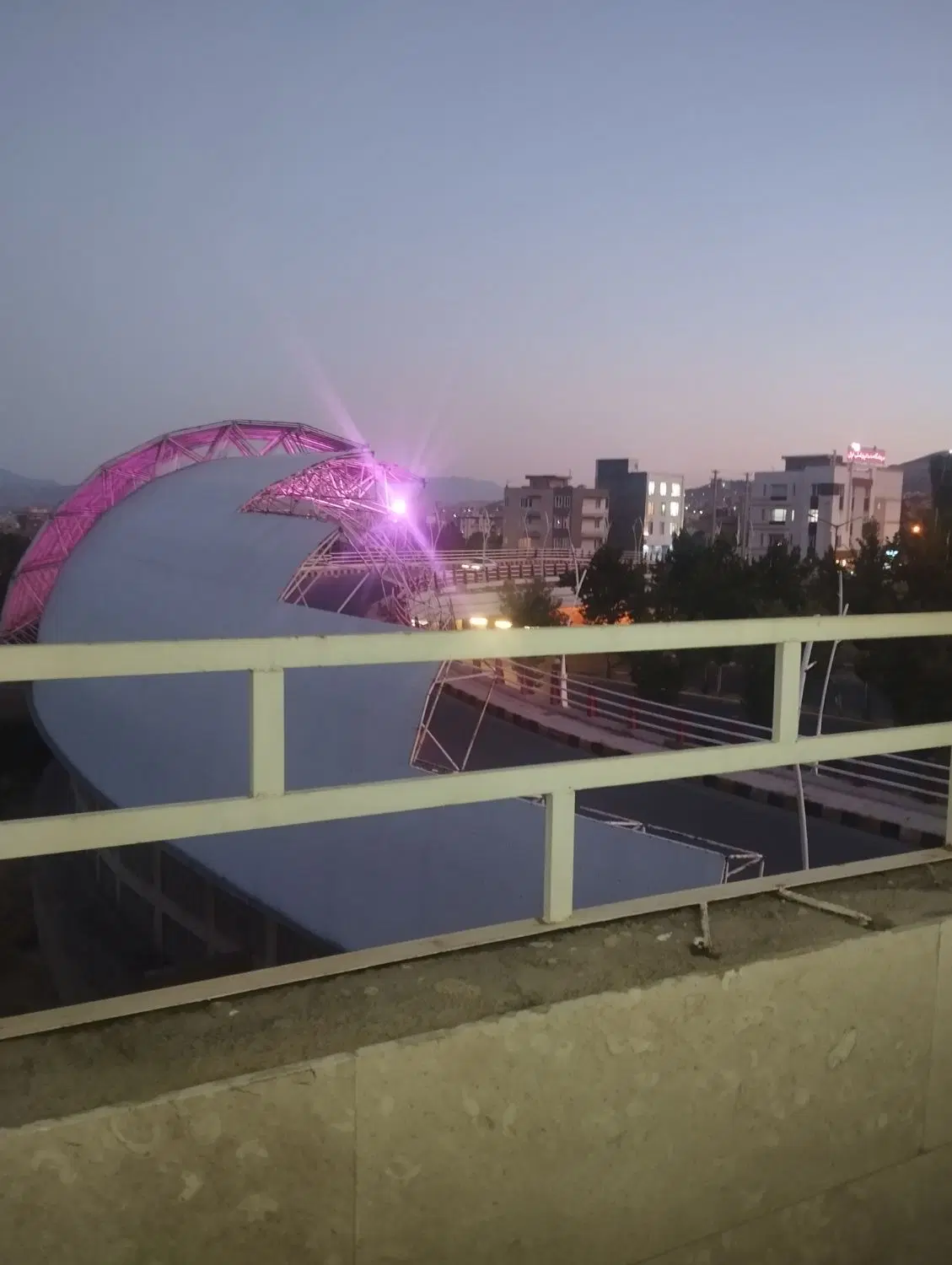 آپارتمان هنرمندان
