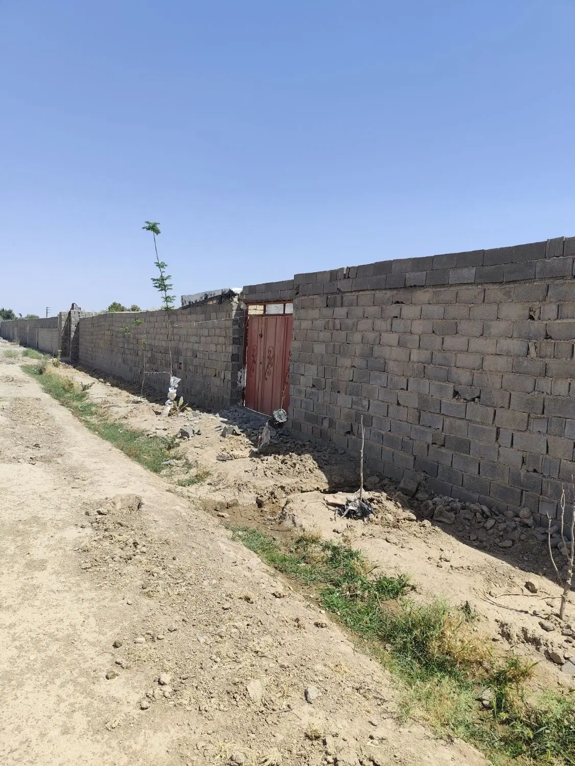 فروش چهار دیواری باغچه