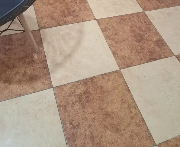 مغازه جلو خیابان ترمینال برون استانی