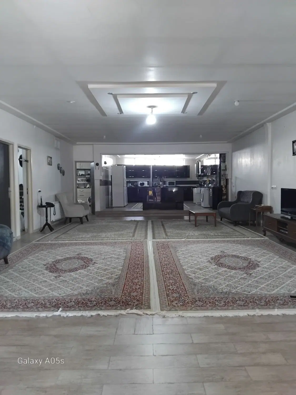 ملک تجاری ، مسکونی