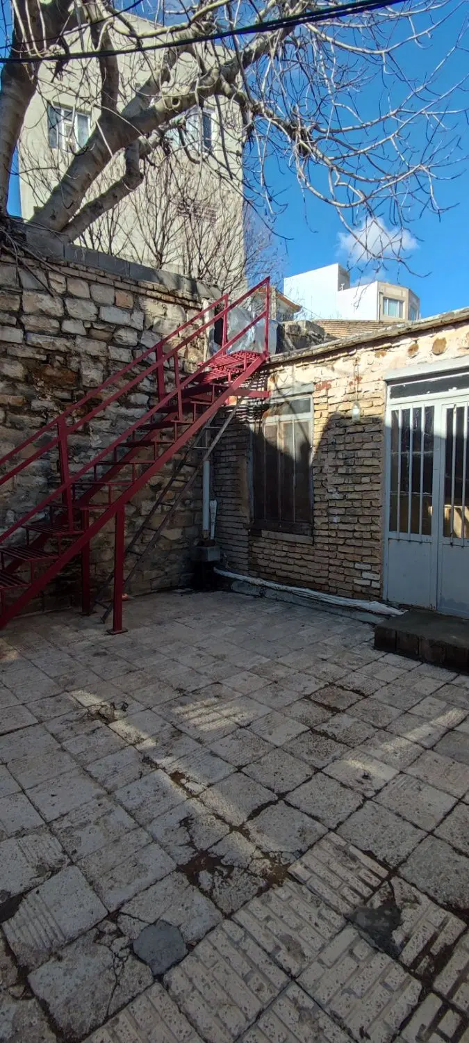 خانه ویلایی خیابان بهار