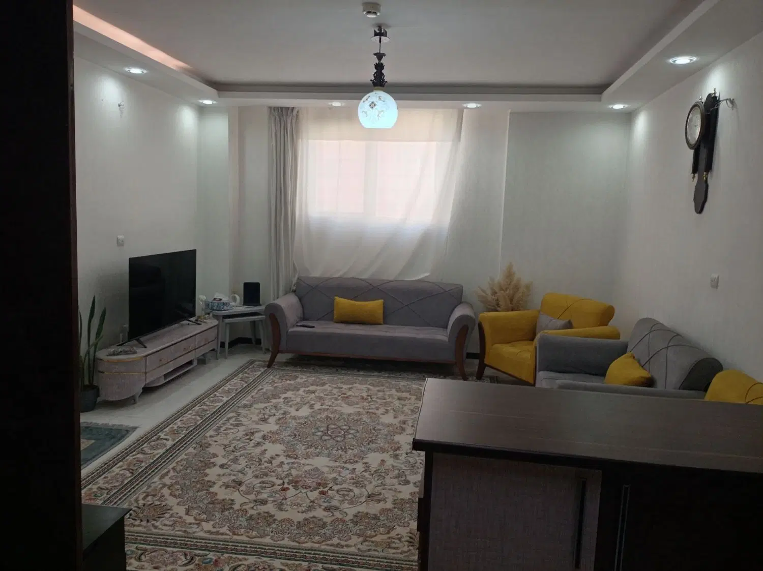 واحد فروشی اف1