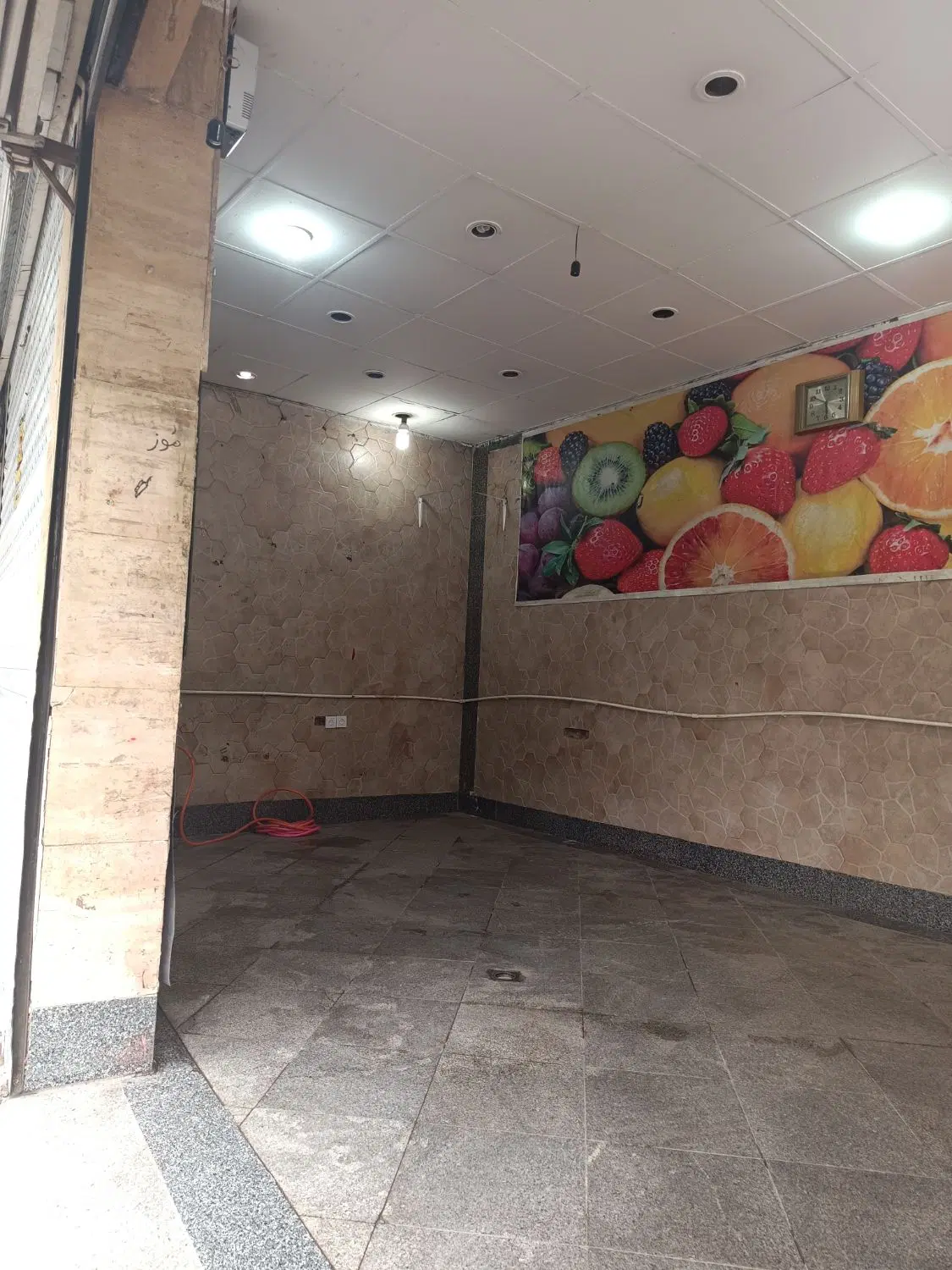 مغازه ۲۵ متری تجاری دو دهنه