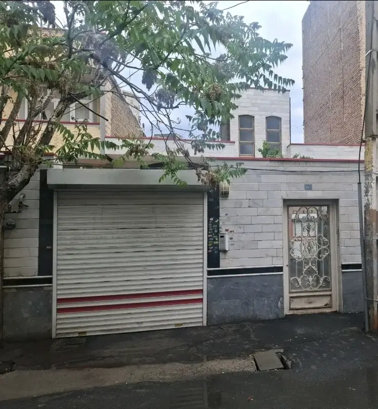 شهرک رازی_حیاط۲۰۰متر_گذر۱۰متری کد۱۴۳۲۲_رسالت