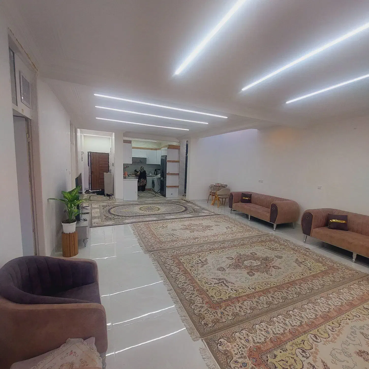 ملک ویلایی0تا100 بازسازی حیاط 100 متری دلباز