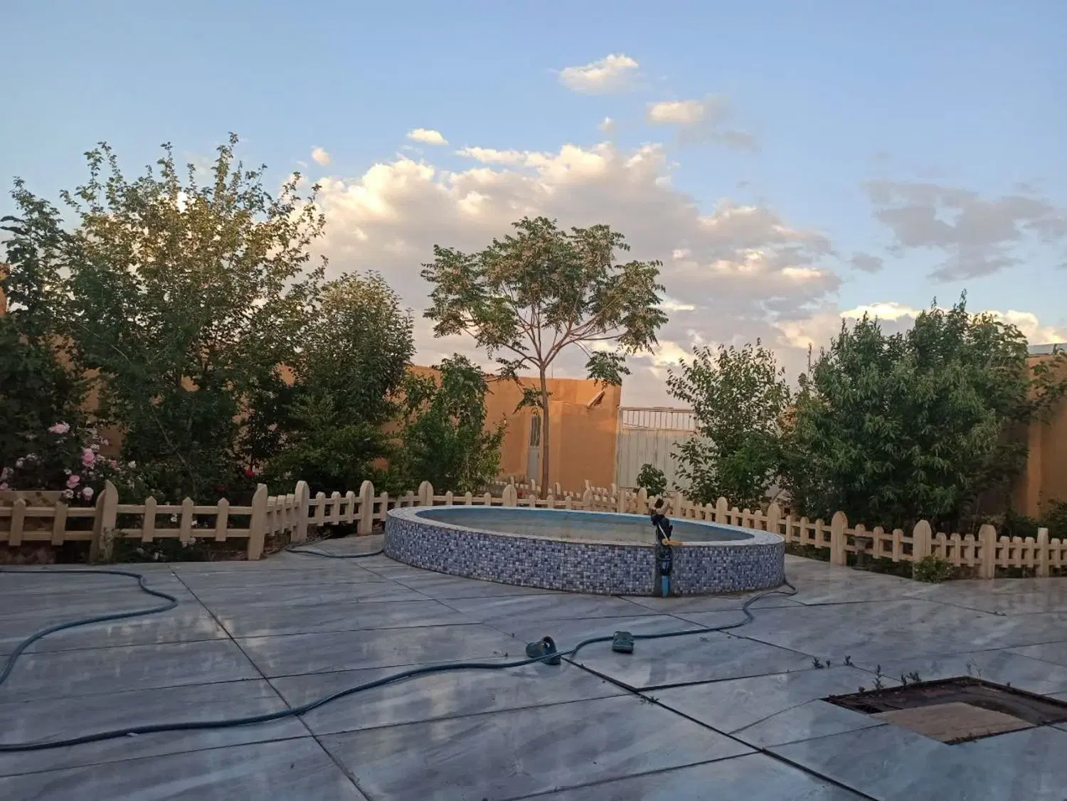 باغ خوش جا ونقلی زرین شهر کوچه گلخانه