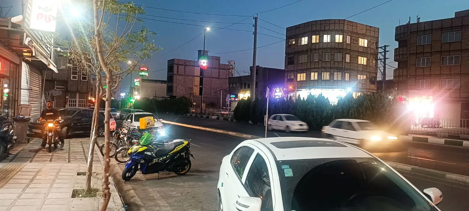 ملک تجاری بر خیابان جمهوری