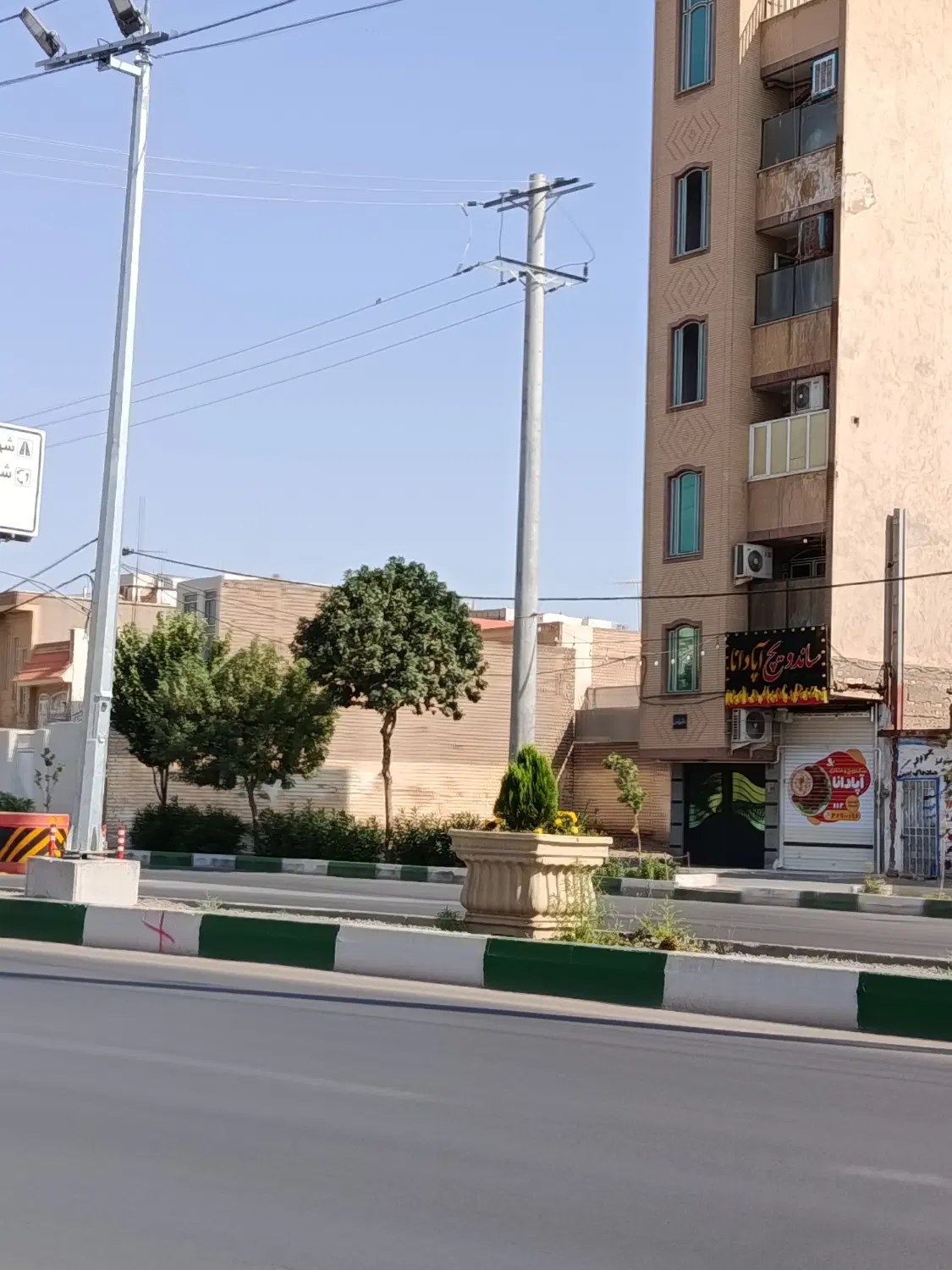 زمین 150متر