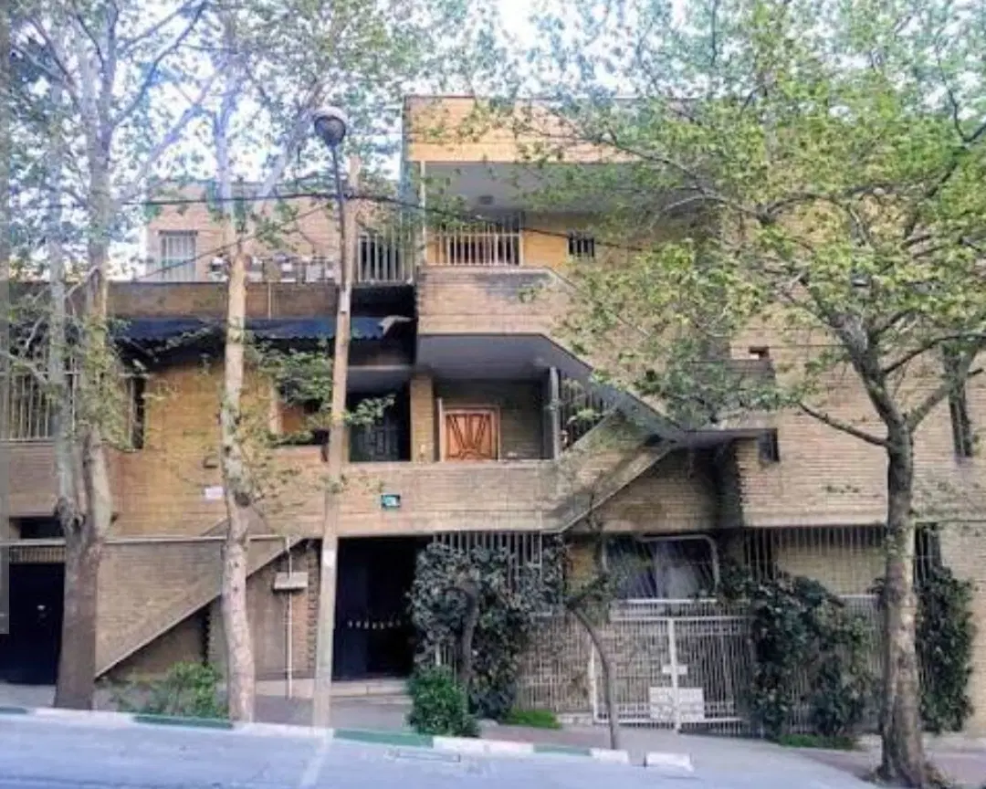 فروش دو دانگ ملک مسکونی تجاری