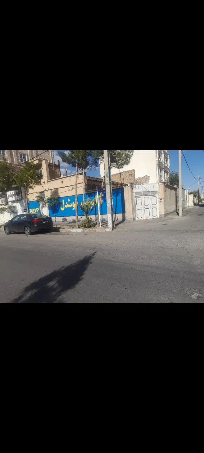 ملک دو نبش فروشی
