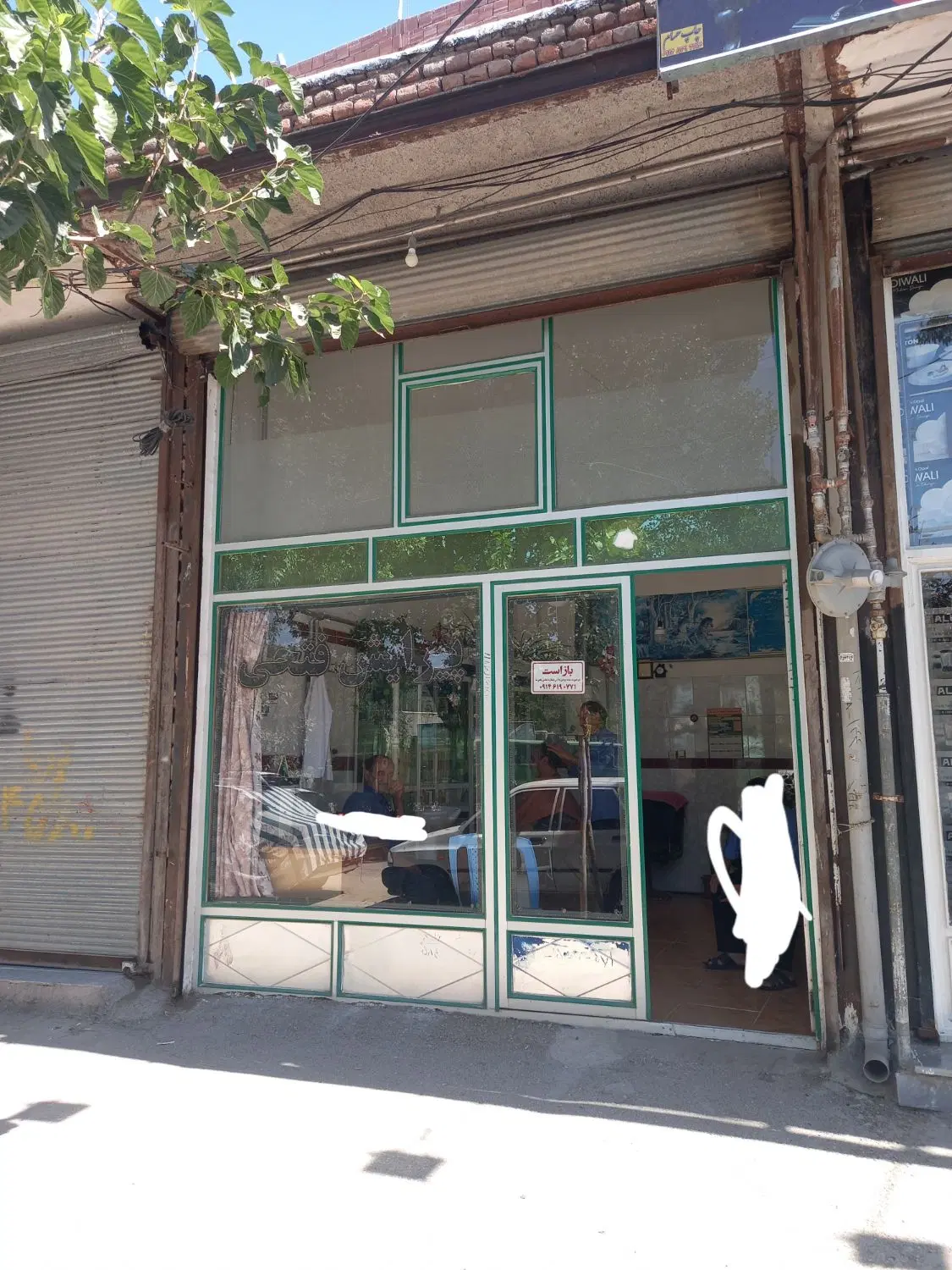 فروش مغازه بر خیابان اصلی با مالکیت کامل