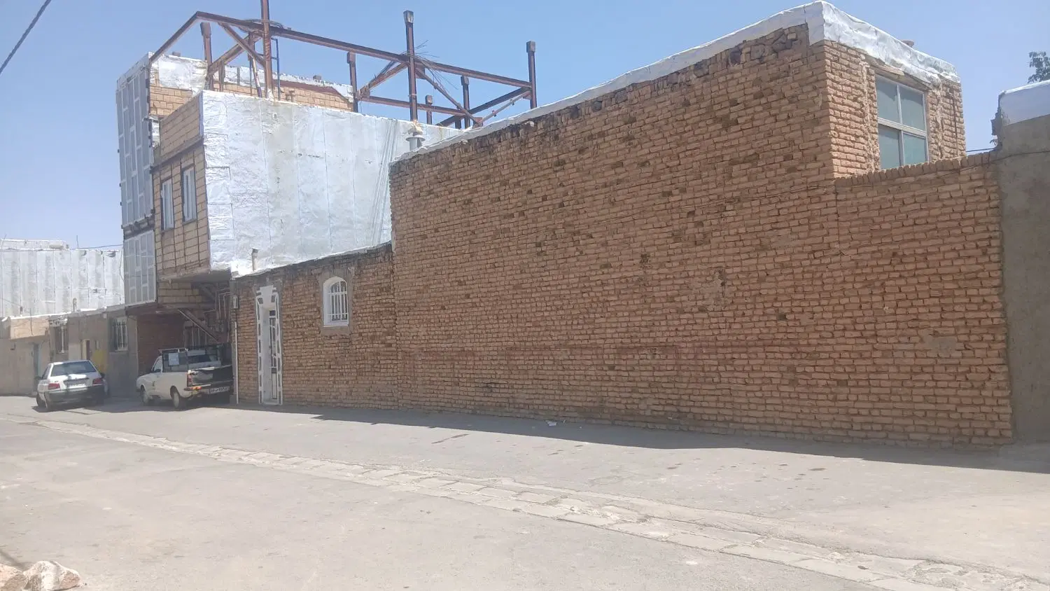 یک باب ساختمان قدیمی ۲ کله جهت فروش  ۱۶۰متری