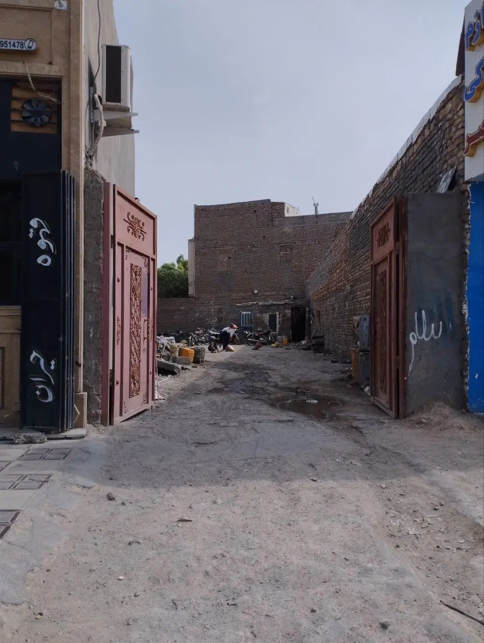 کارگاه ۵۰۰ متری خیابان کشاورز