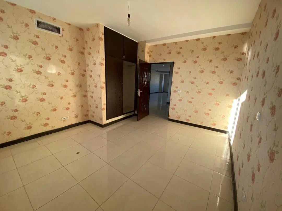 فروش واحد مسکونی غرق در نور و خوش نقشه