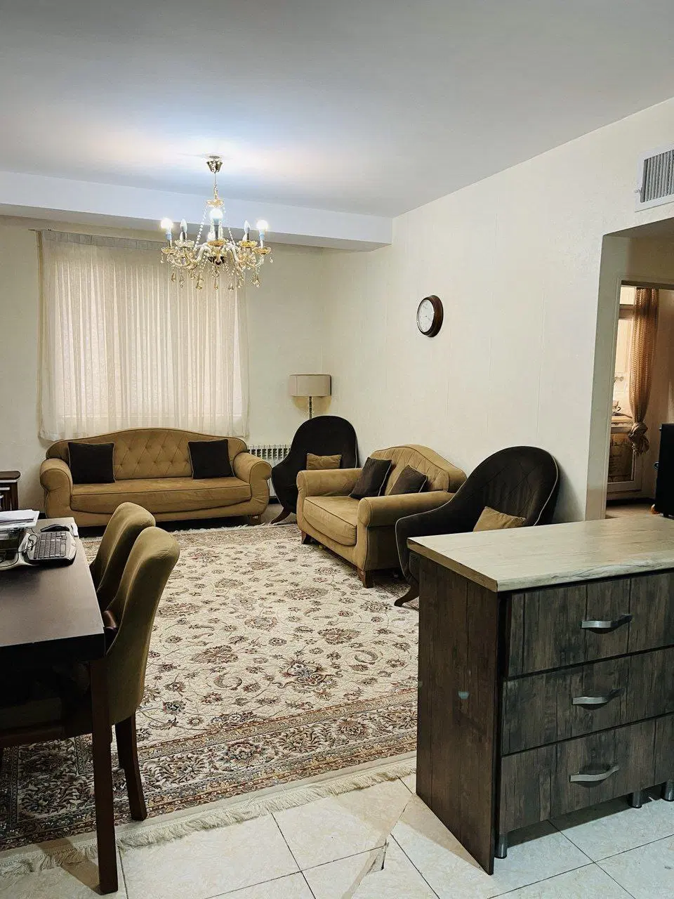 فروش یکواحد وسکونی روی پارکینگ