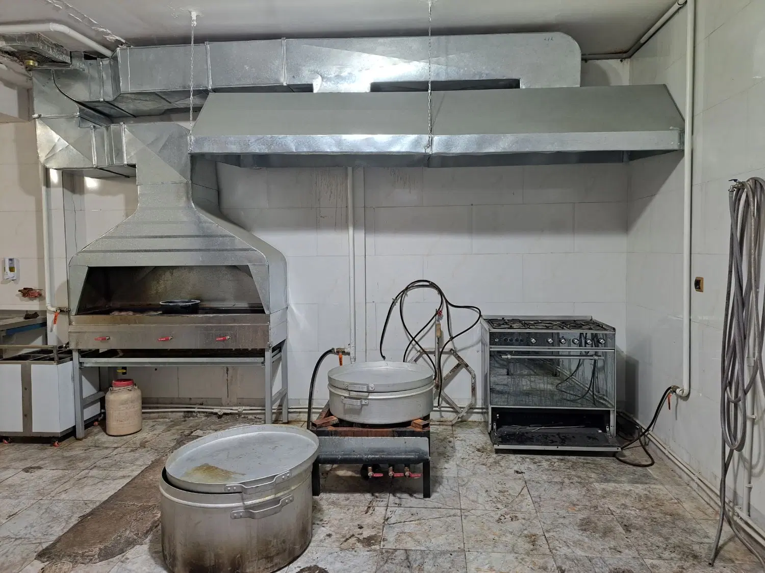 رهن و اجاره زیرزمین تجاری و مغازه تجاری