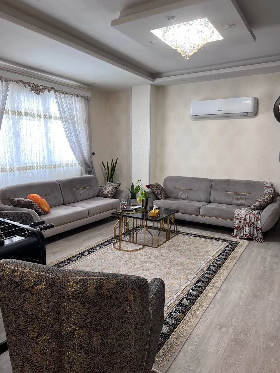 آپارتمان خوش نقشه ۱۲۰ متری فول امکانات