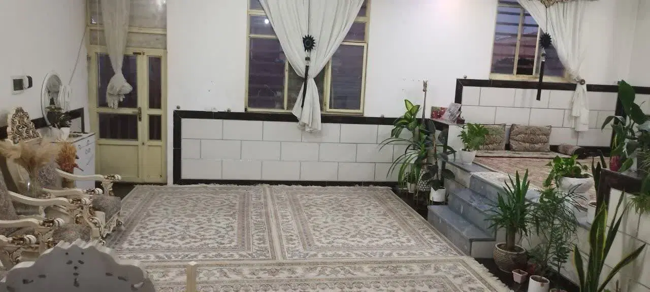 منزل یک خوابه درب حیات حاجی آباد