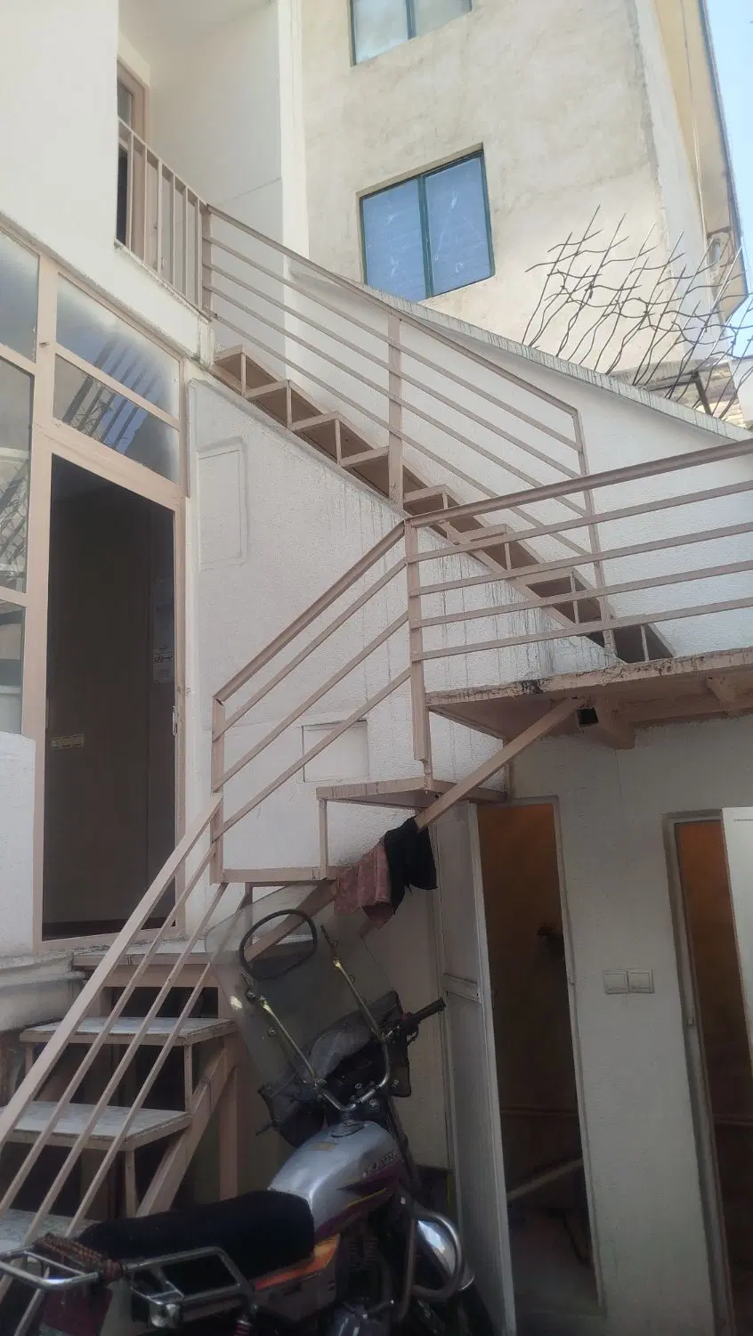 ملک کلنگی درسه طبقه مستقل