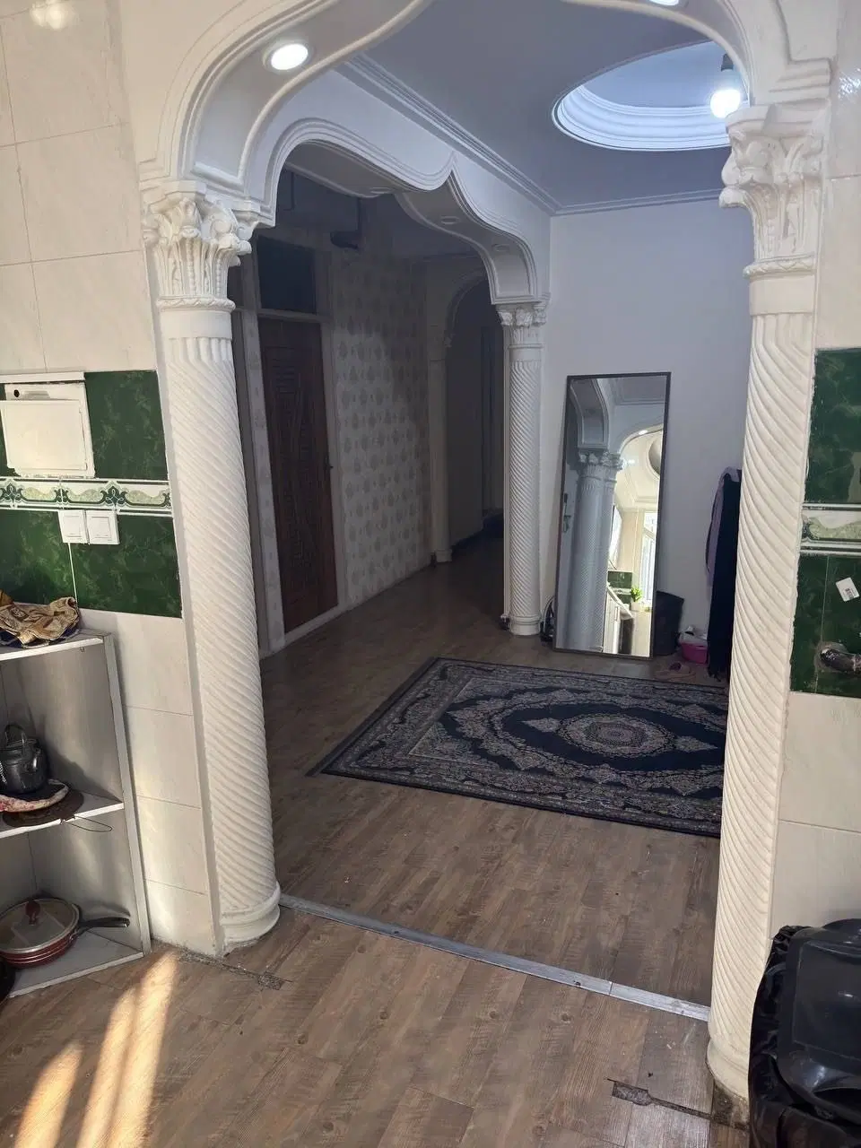 خوابگاه دخترانه محدوده میدان ولیعصر و بلوار کشاورز