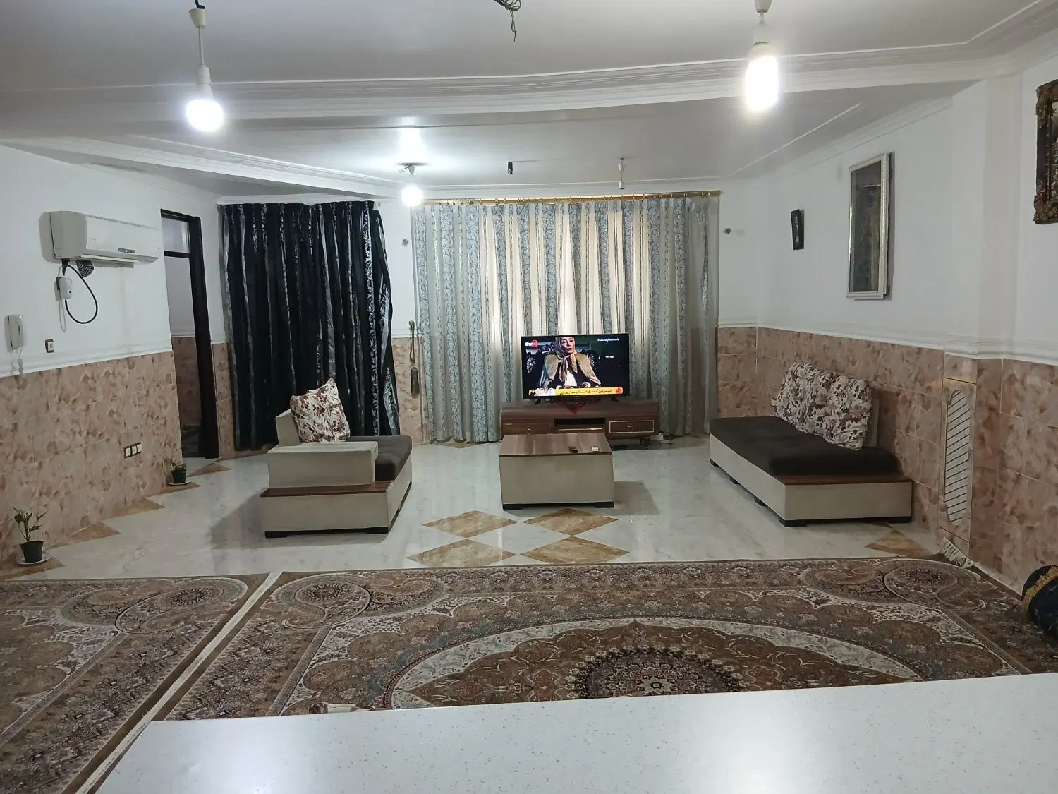 سوئیت وآپارتمان رفاهی ۱۳۰متری کوی ولیعصر(۴راه نان)
