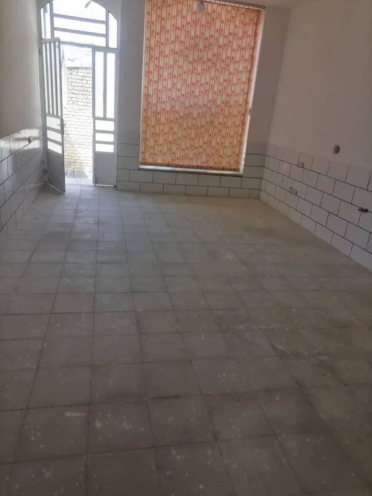منزل ویلایی دوخوابه درب ازساختمان پارکینگ سراسری