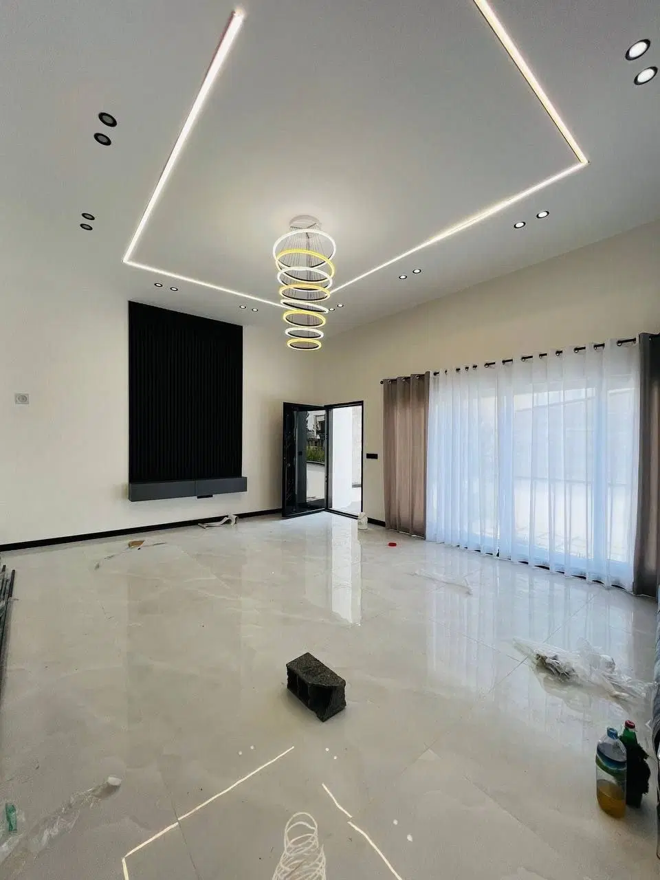 فروش فوق العاده ویلای ۴ خواب