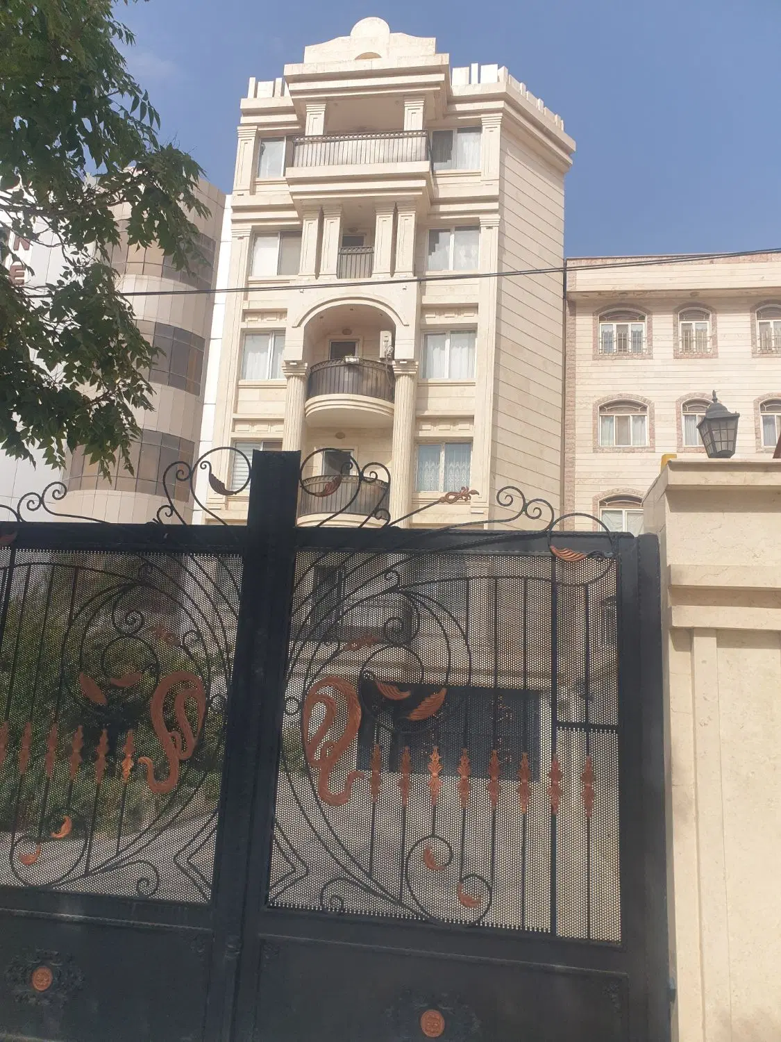 مصباح ویلایی ۱۴۰ متری سند دار مغازه دار
