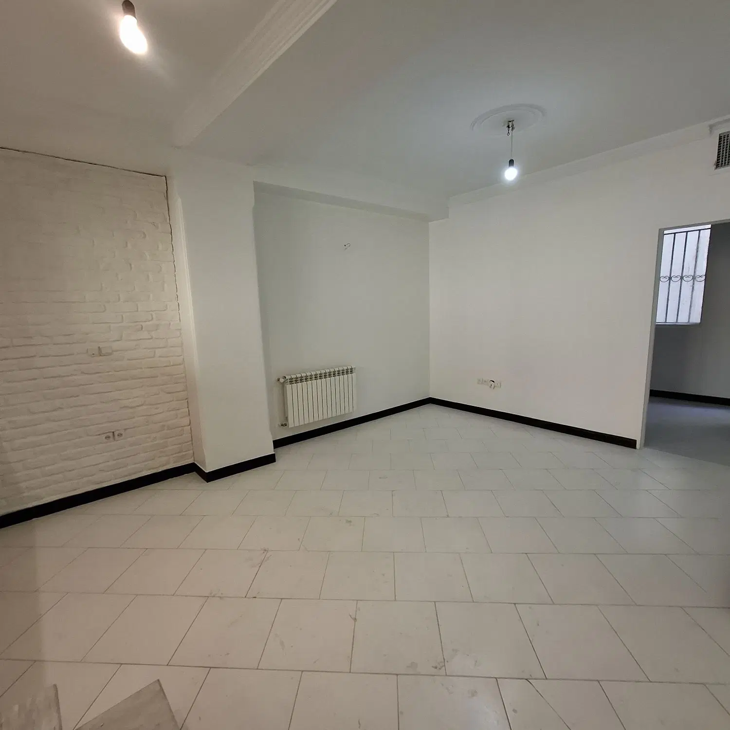 آذربایجان اول قصرالدشت۵۳متر همکف_پکیج_تخلیه_املاکم