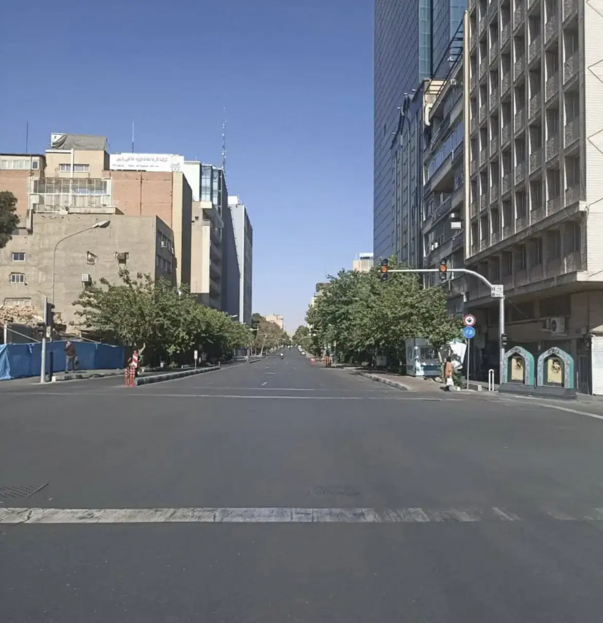 فروش طالقانی ۱۰۰متر ۲خواب نورگیر دو نبش تخلیه