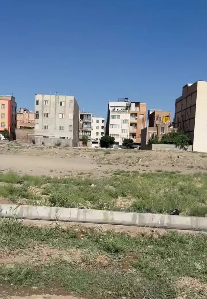 زمین 120متری