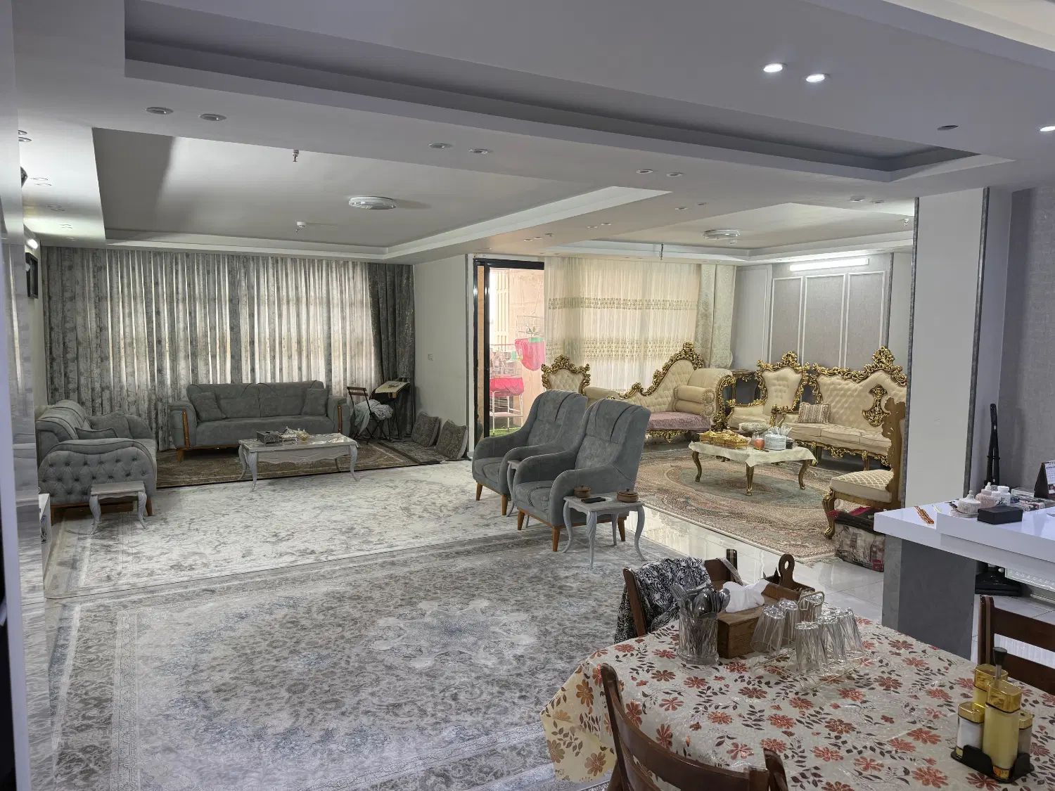 تک واحدی عطار