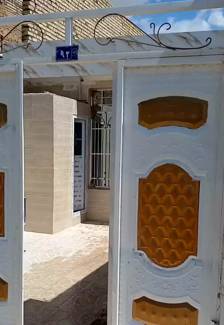۱۱۰متر ماشین رو شیک