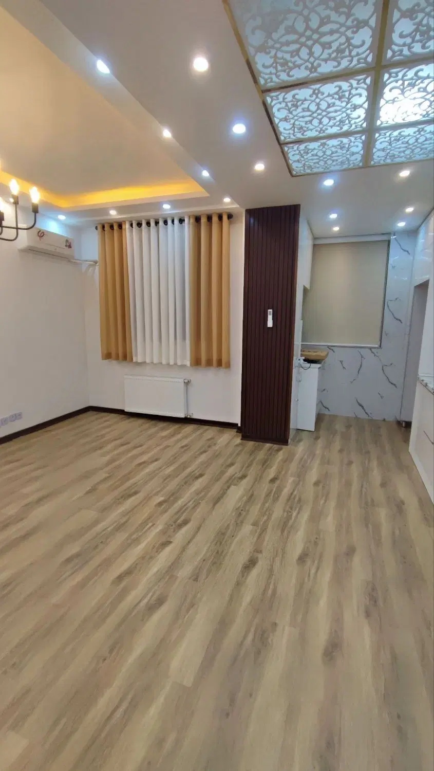 ۵۶متری،طبقه اول  پارکینگ اختصاصی