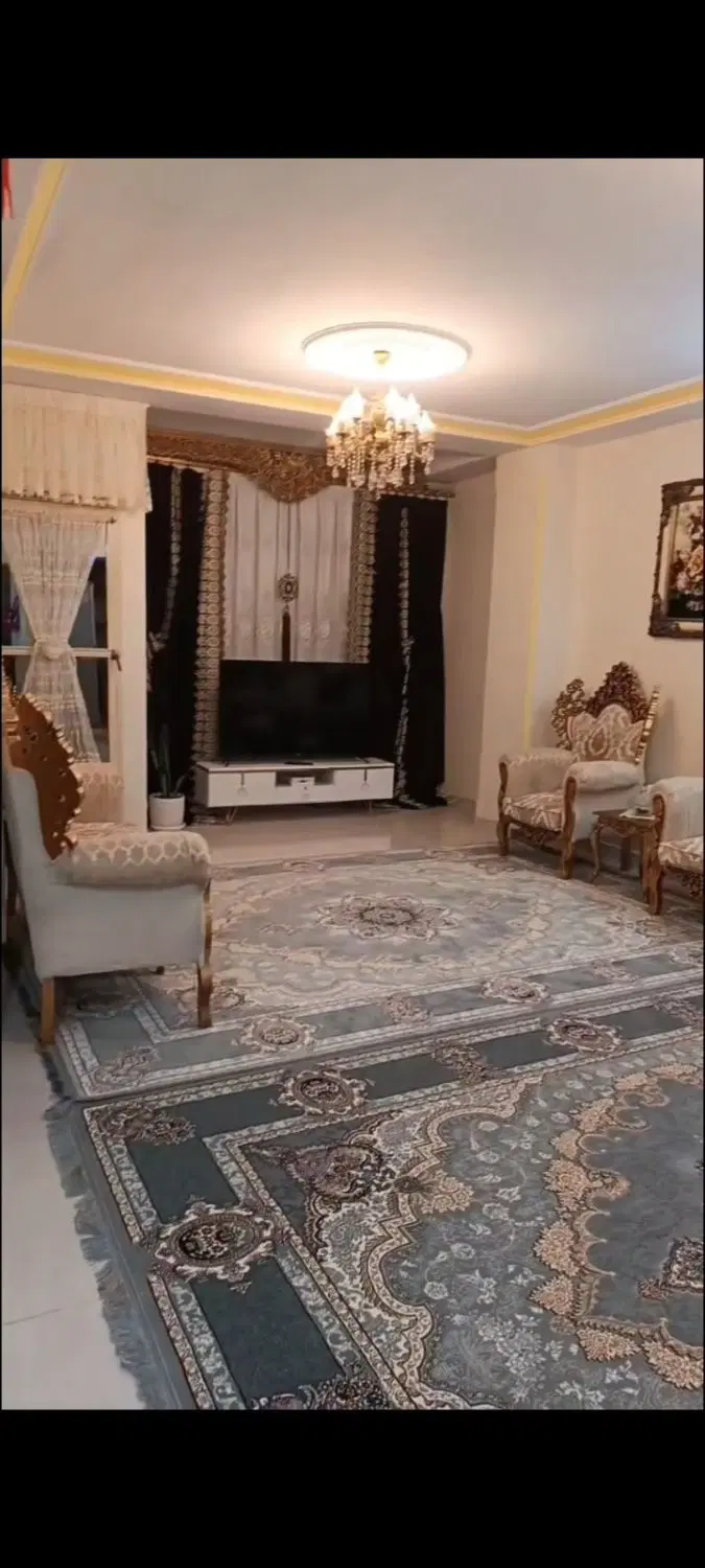واحد مسکونی 73 متری در مارلیک سالن پرده خور