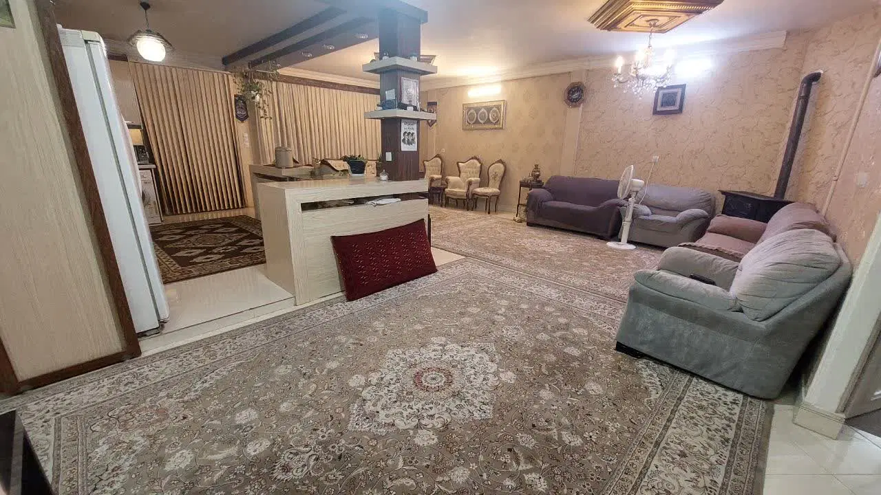 فروش فوری آپارتمان مسکونی سند رسمی و آماده انتقال