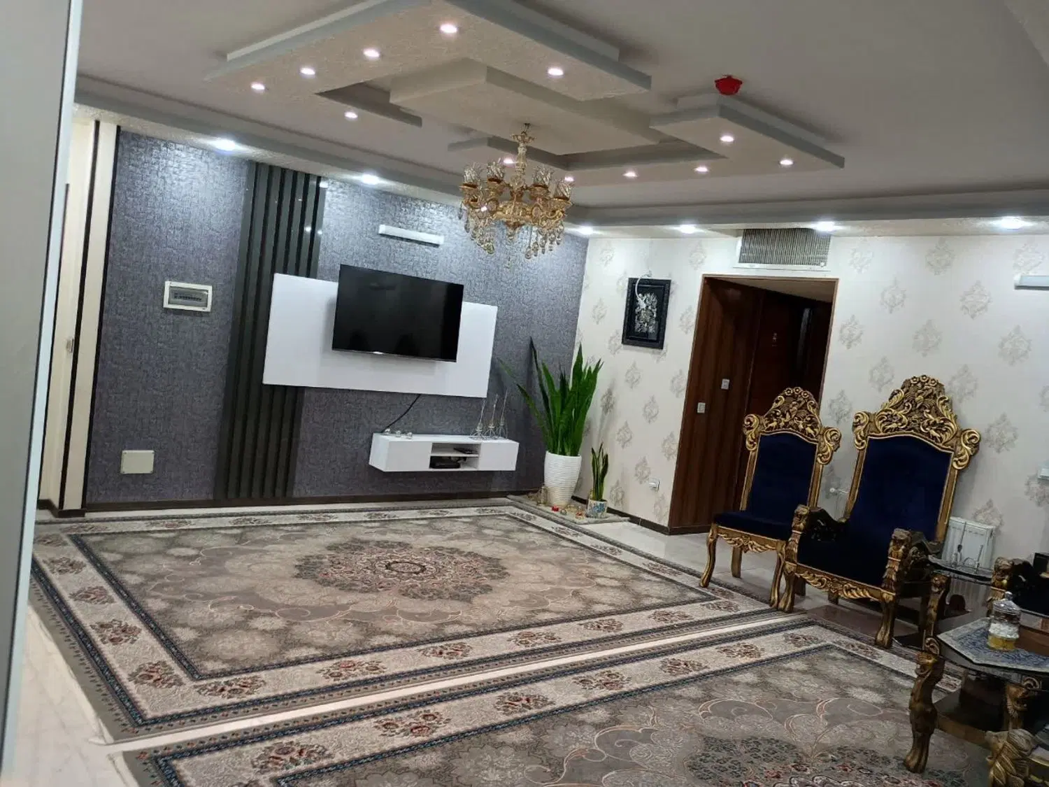 ۱۳۵ متر زمین  با پروانه