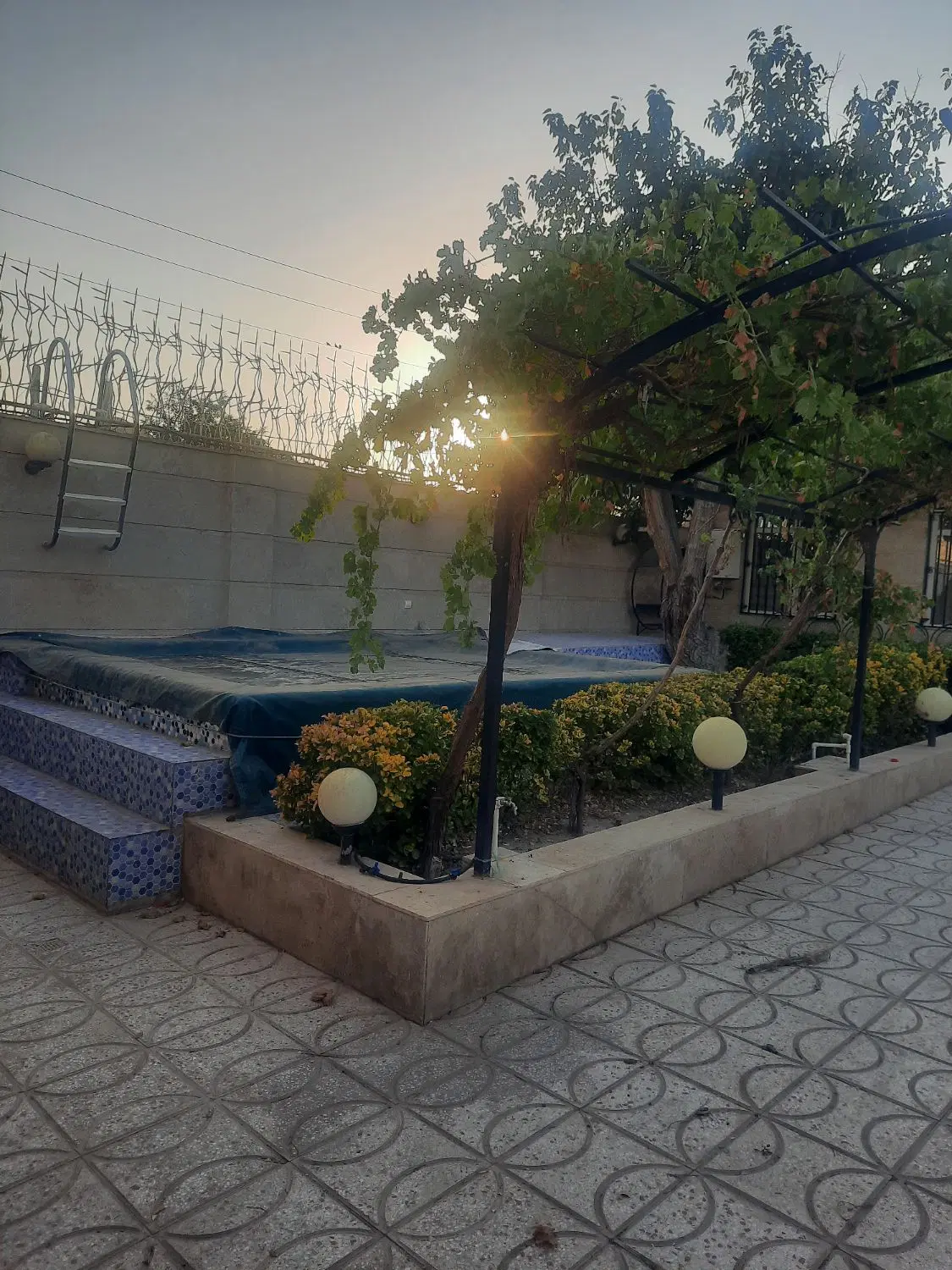 ۳۵۰متر ویلا خوش قواره