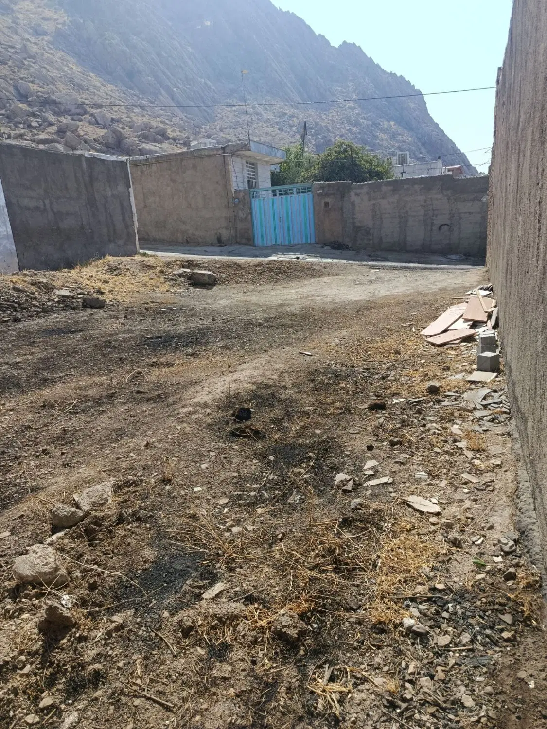 زمین فروشی