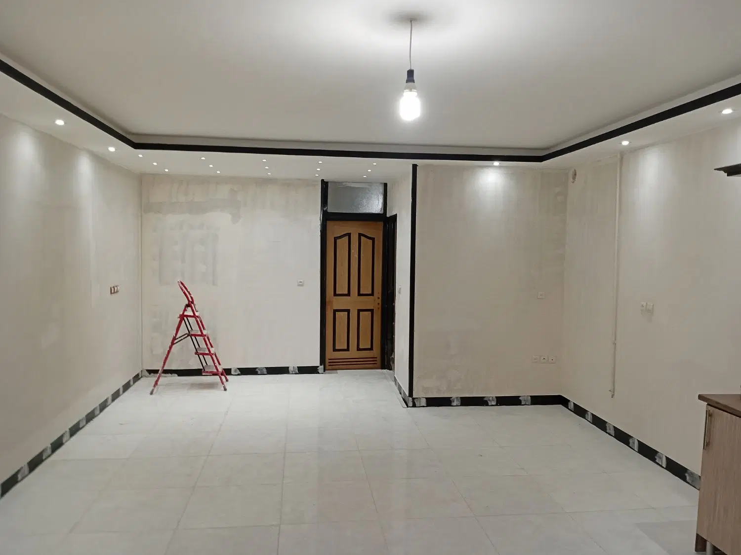 خانه اصفهان طبقه هم کف راه جدا ۸۰متری  حیاط دار