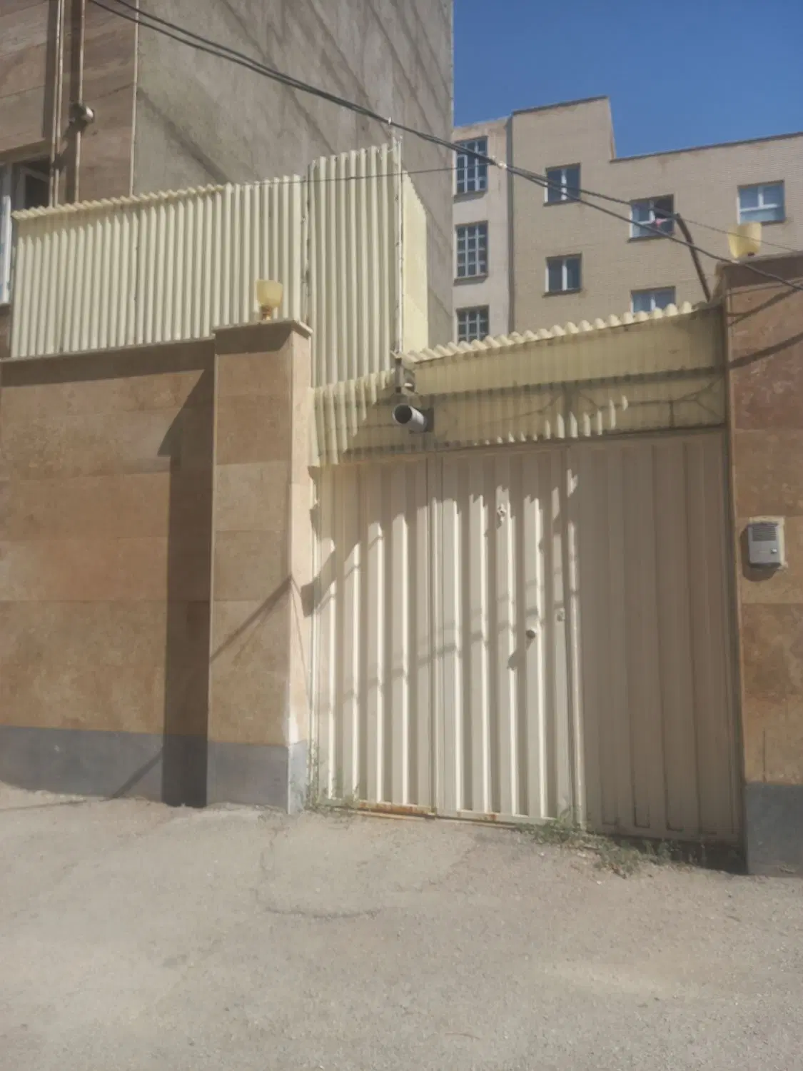 خانه ویلایی چهاراه ژاندارمری کوچه ۱۶متری حافظیه ۲