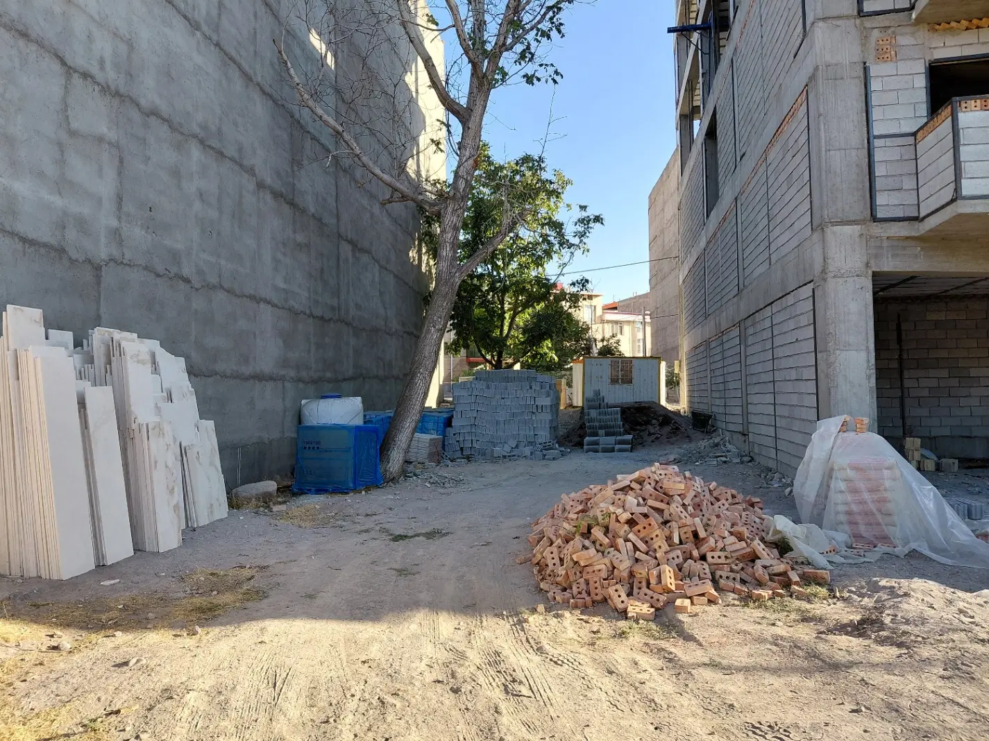 زمین به متراژ ۲۸۸متر با کاربری تجاری و مسکونی