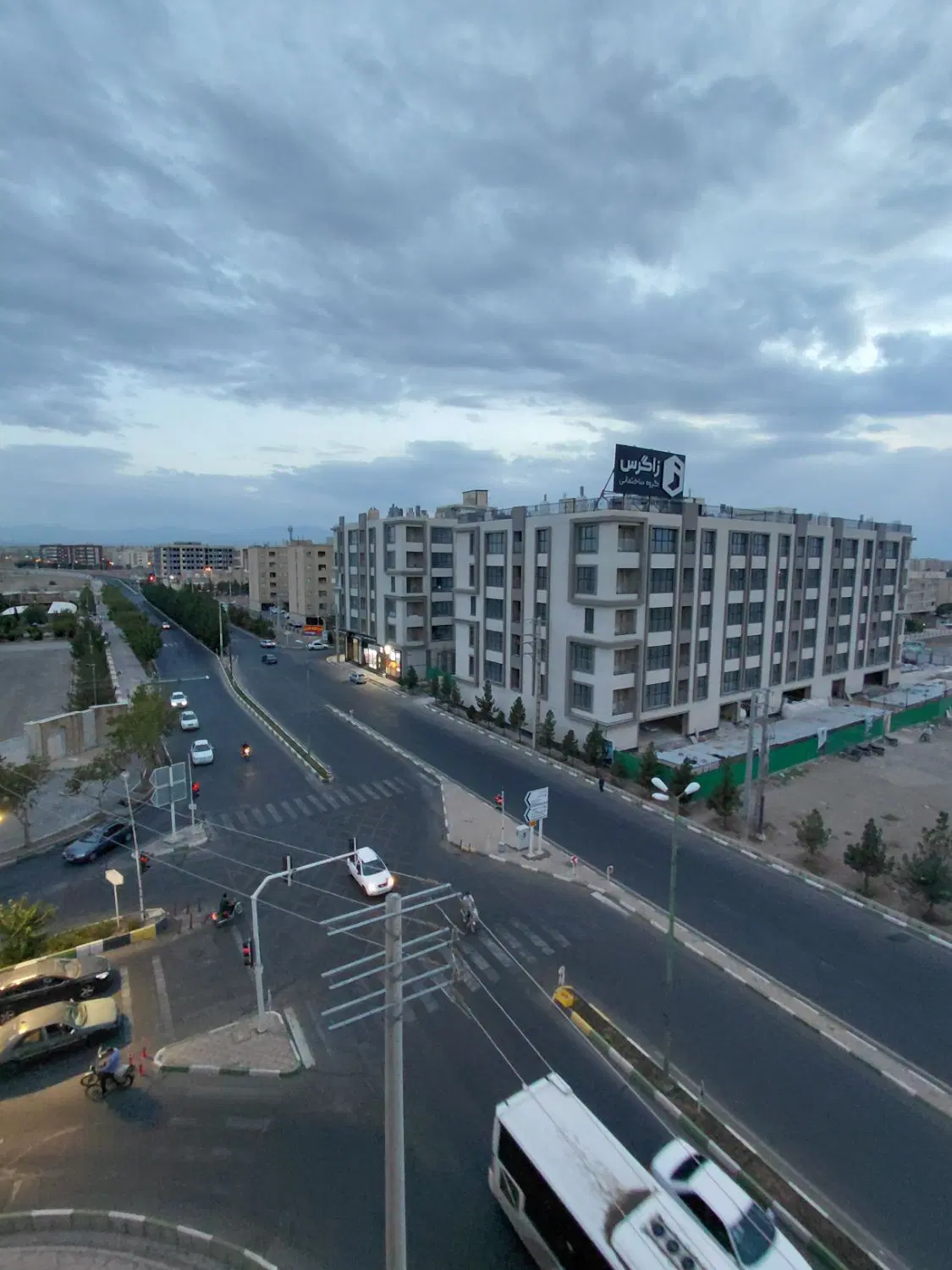 ۹۸متری_دو خواب_سند دار_تخلیه