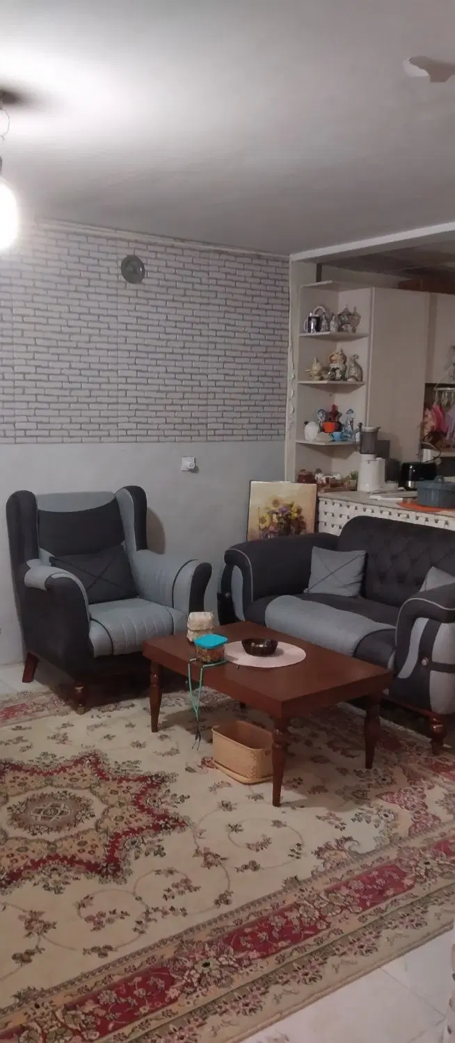 نیم طبقه 70متری